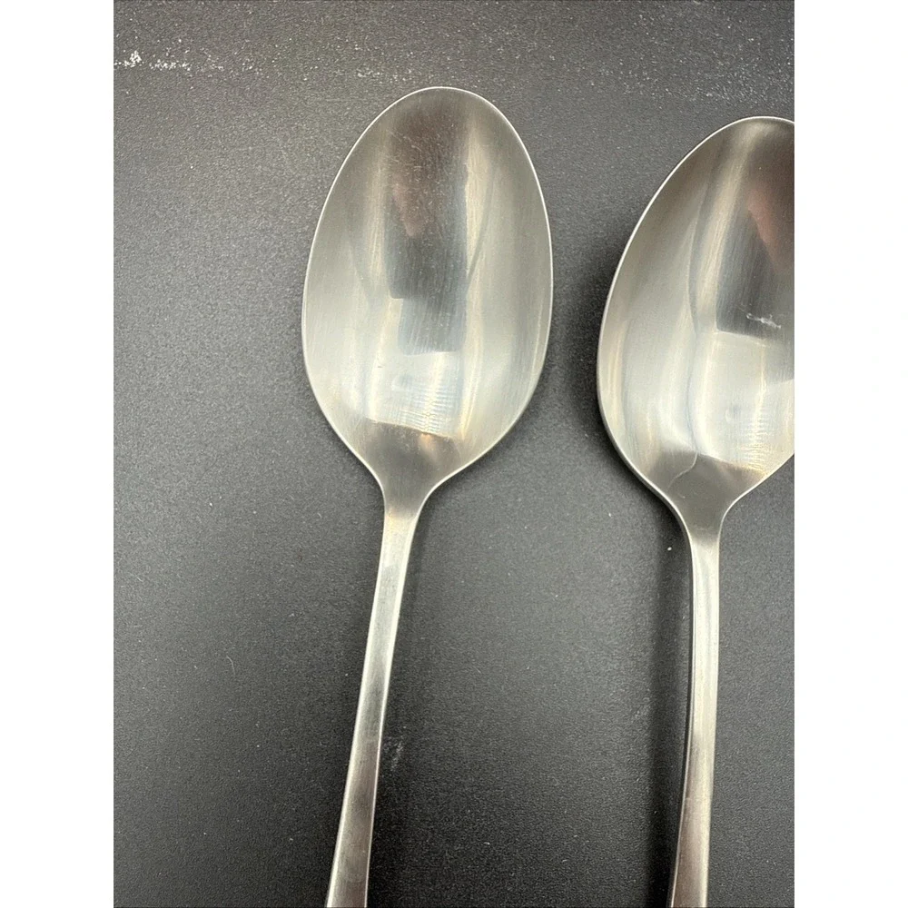 Oneida Stainless 4 Place / Soup Spoon Yorktowne SSS 6 7/8